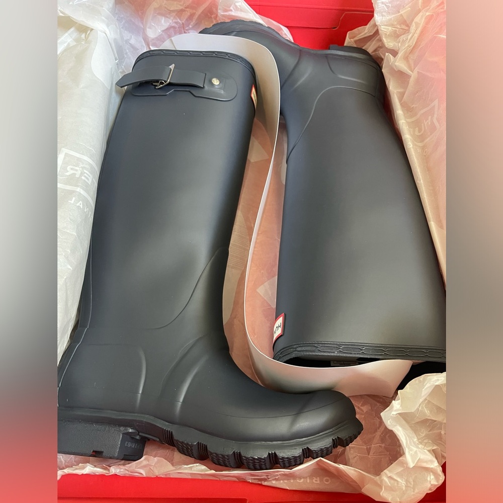 Hunter Navy Blue Tall Rainboots Brand New Size 5 - Picture 1 of 7